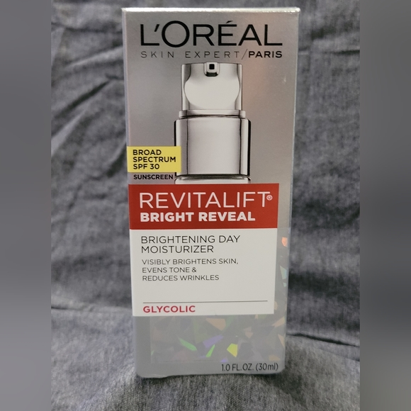 REVITALIFT BRIGHT REVEAL BRIGHTENING DAY MOSTURIZER GLYCOLIC SPF 30 - Picture 8 of 8